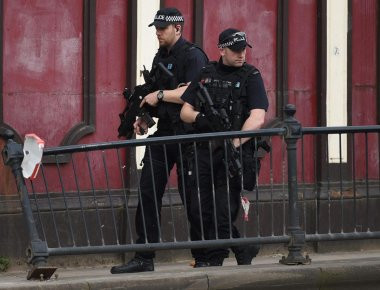 Παγκόσμιος συναγερμός: Αυξημένα μέτρα ασφαλείας μετά την επίθεση στο Μάντσεστερ